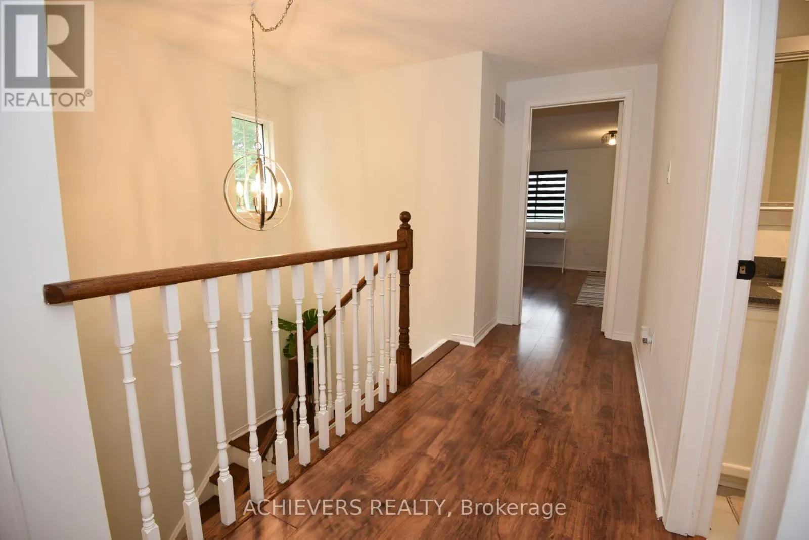 19 MCCULLOCK CRESCENT