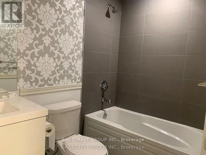 2520 - 2545 SIMCOE STREET N