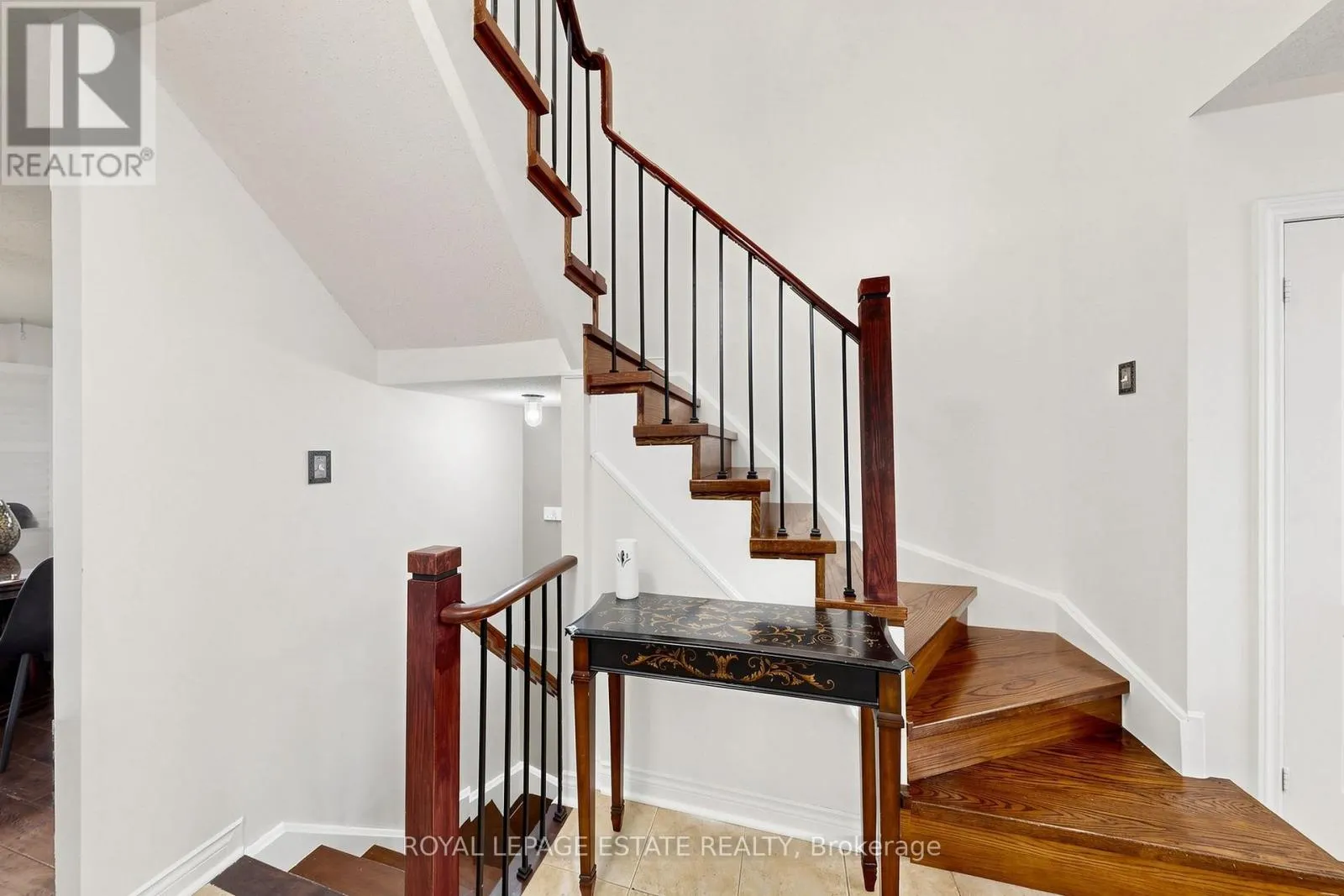 10 DOOLEY CRESCENT