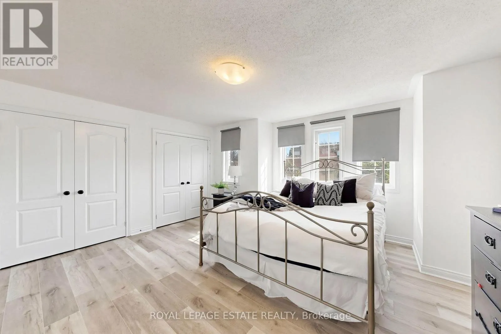 10 DOOLEY CRESCENT