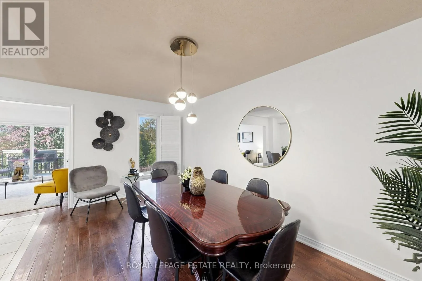 10 DOOLEY CRESCENT