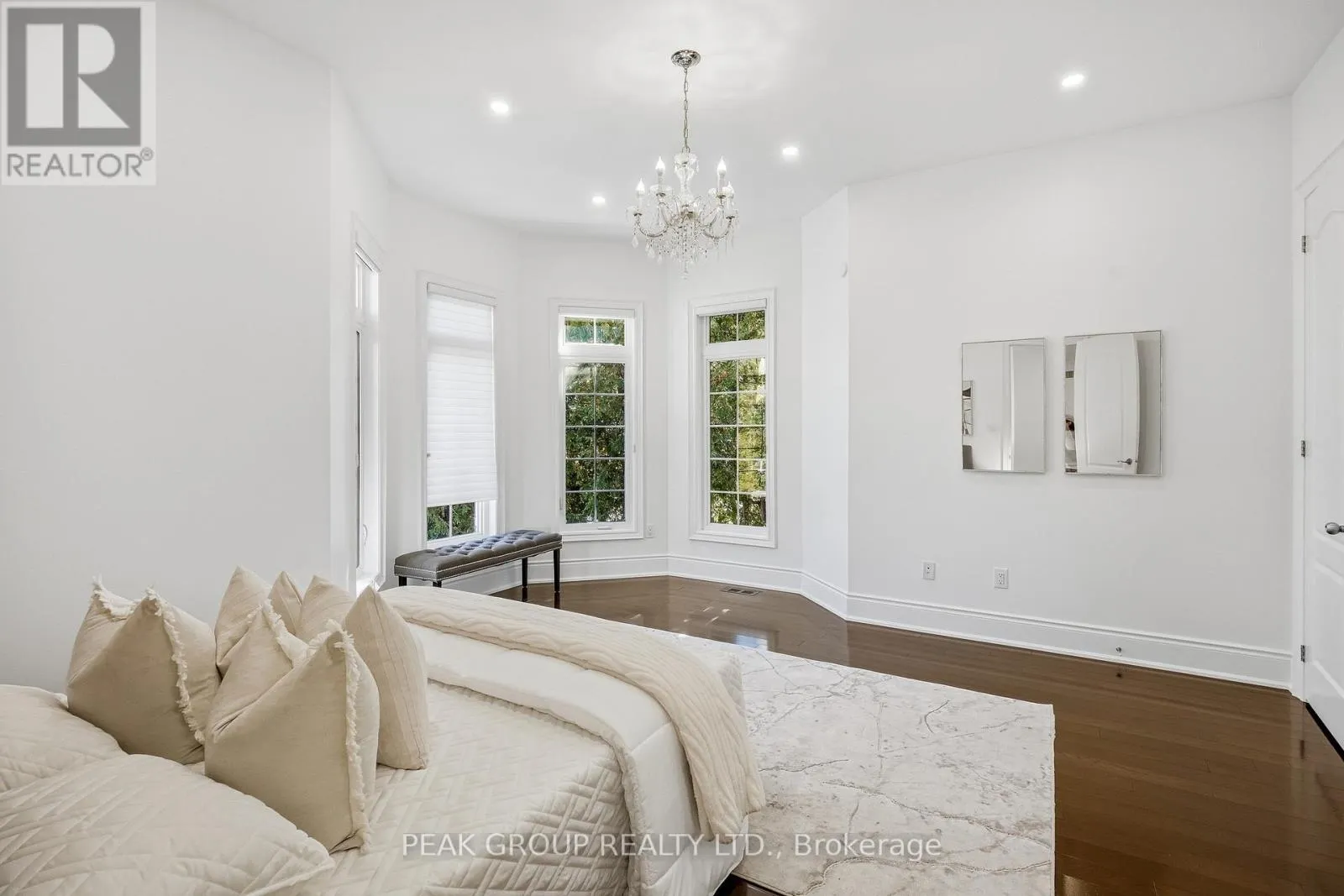 492 ROUGEMOUNT DRIVE