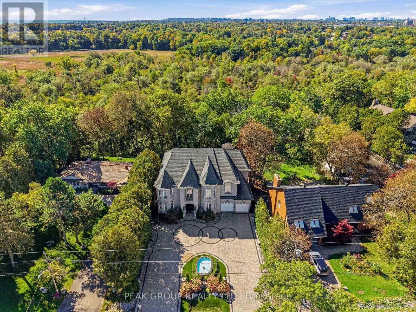 492 ROUGEMOUNT DRIVE