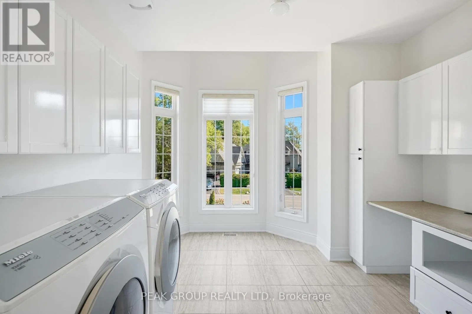 492 ROUGEMOUNT DRIVE