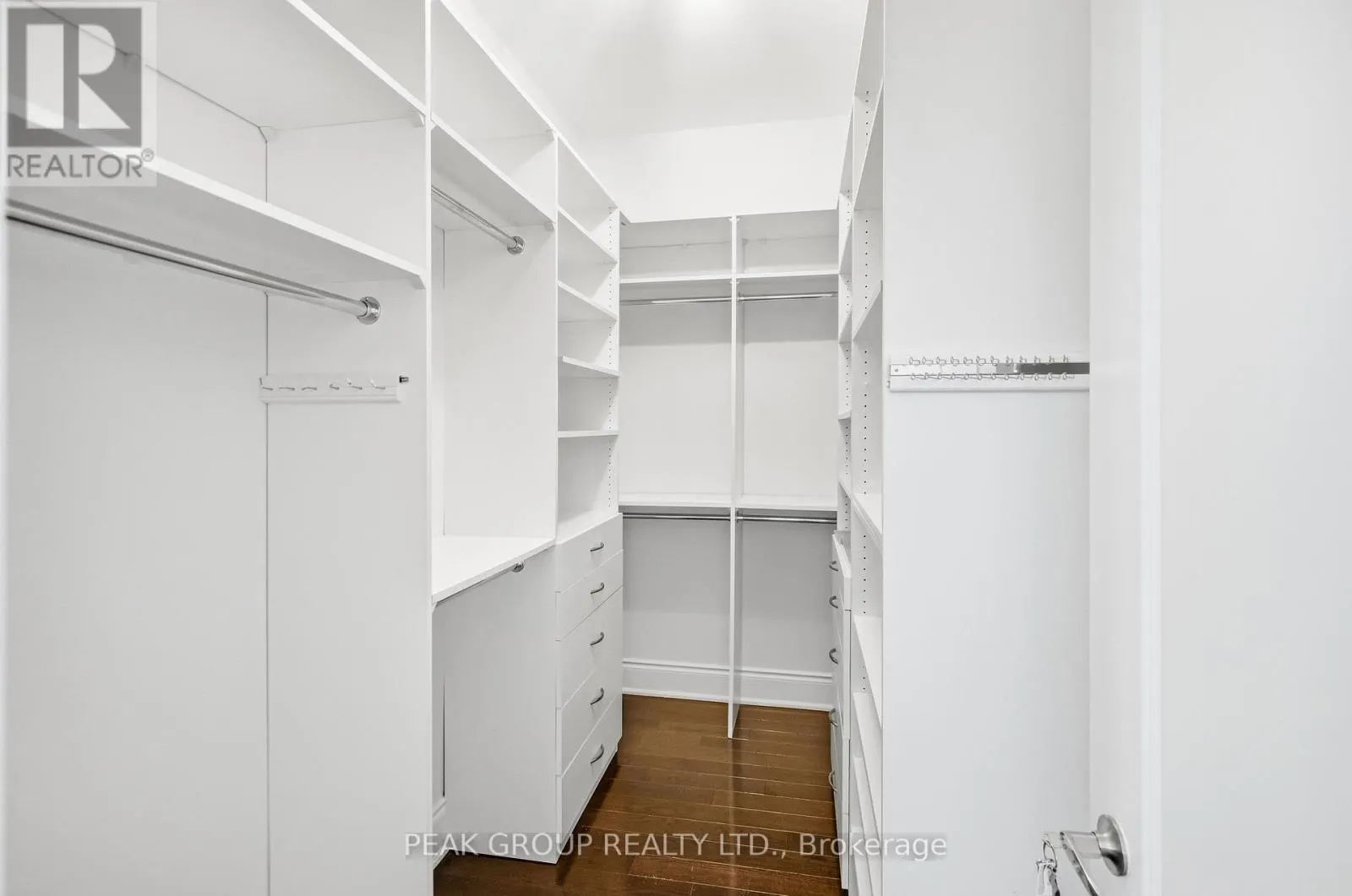 492 ROUGEMOUNT DRIVE