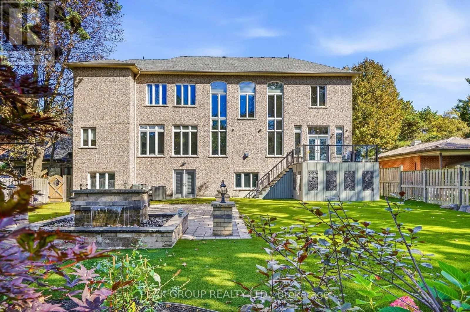 492 ROUGEMOUNT DRIVE