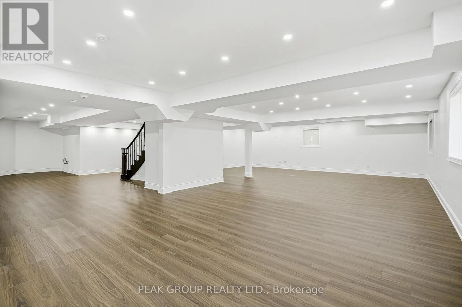 492 ROUGEMOUNT DRIVE