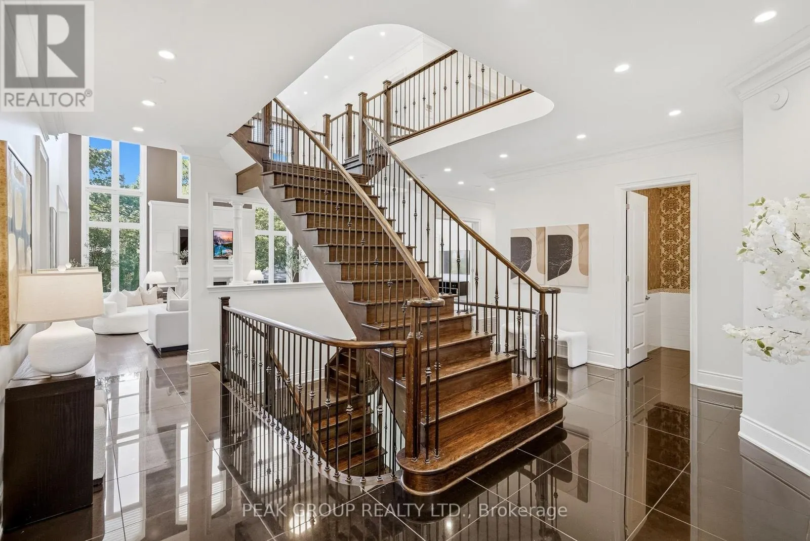 492 ROUGEMOUNT DRIVE