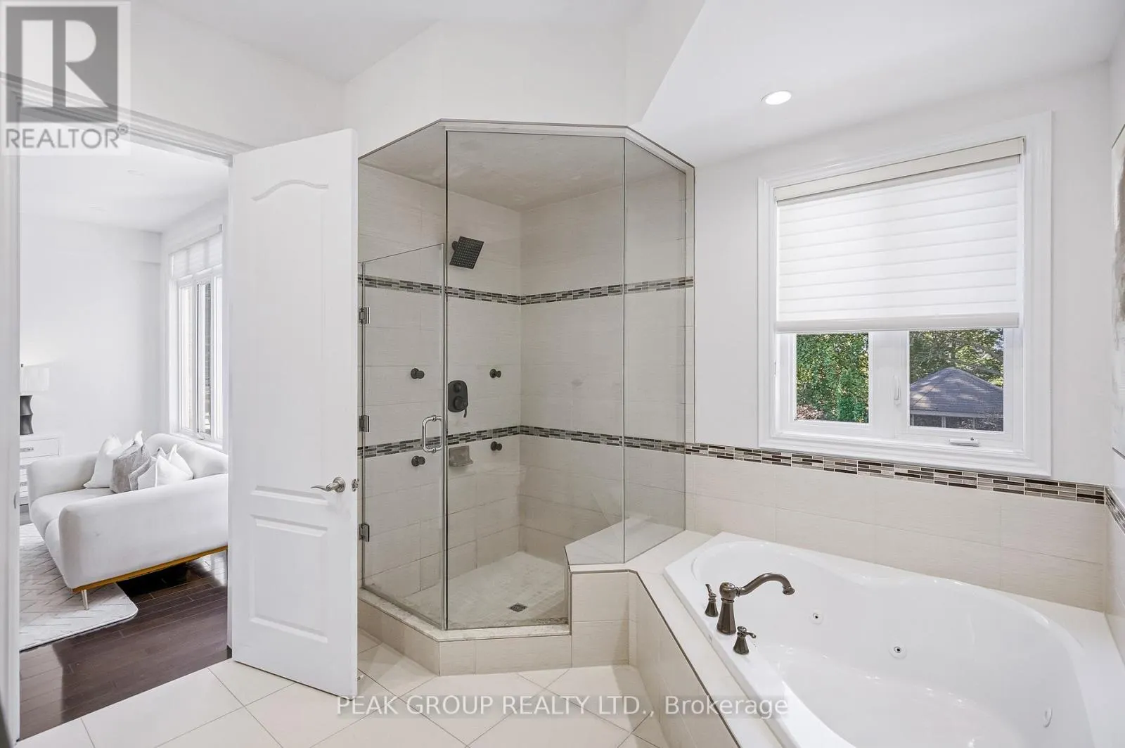 492 ROUGEMOUNT DRIVE
