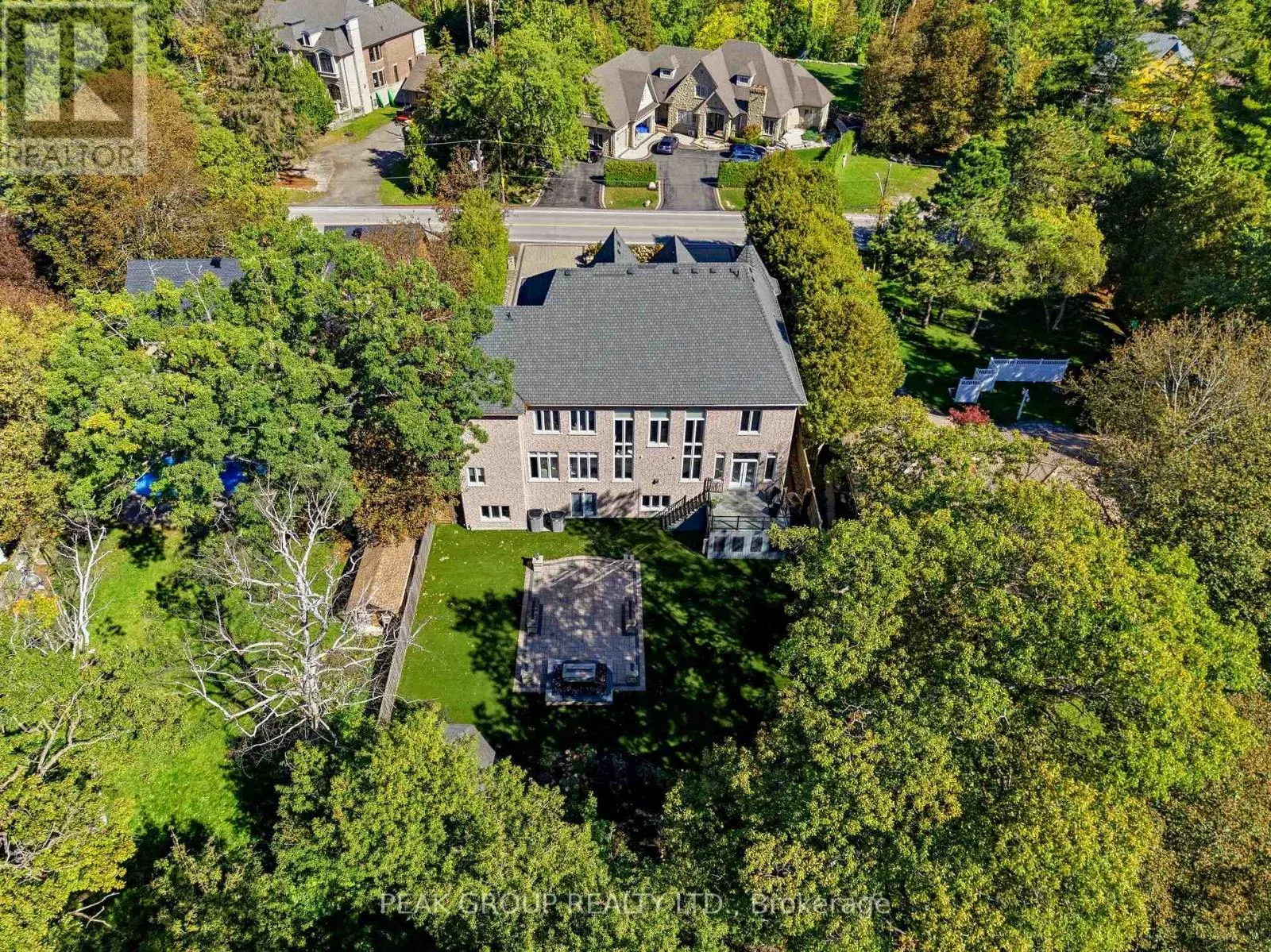 492 ROUGEMOUNT DRIVE