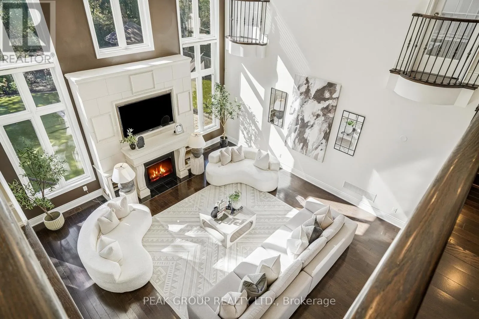 492 ROUGEMOUNT DRIVE