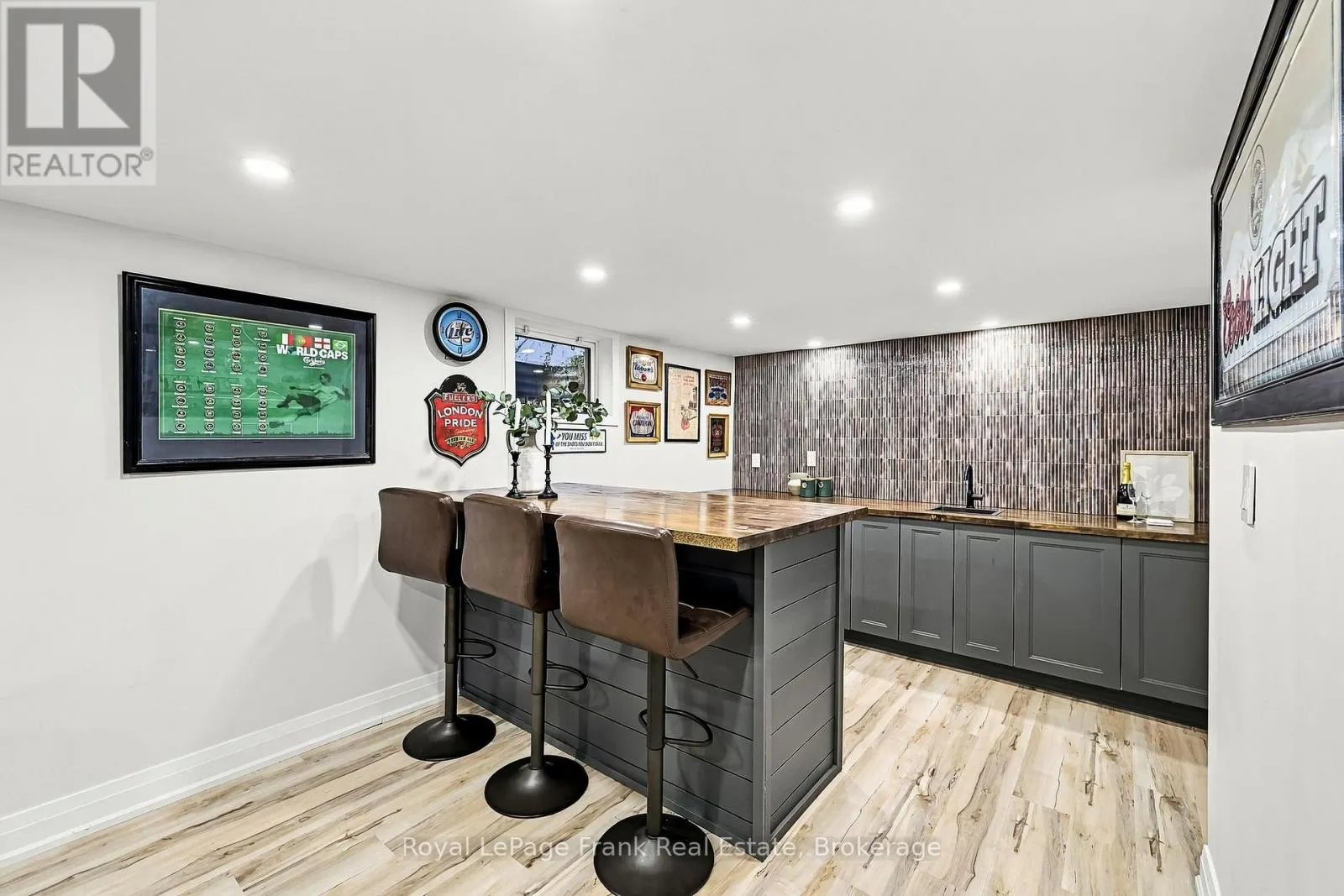 588 WALSH DRIVE