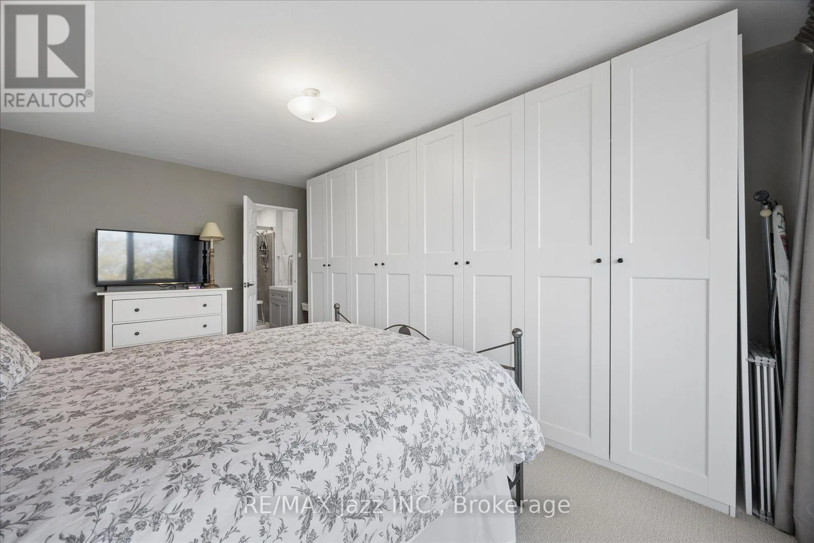 405 - 337 SIMCOE STREET N #405