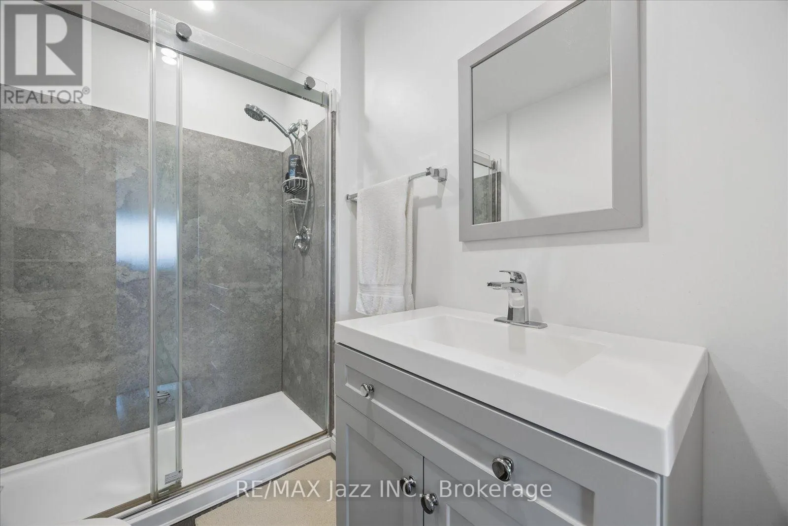 405 - 337 SIMCOE STREET N #405