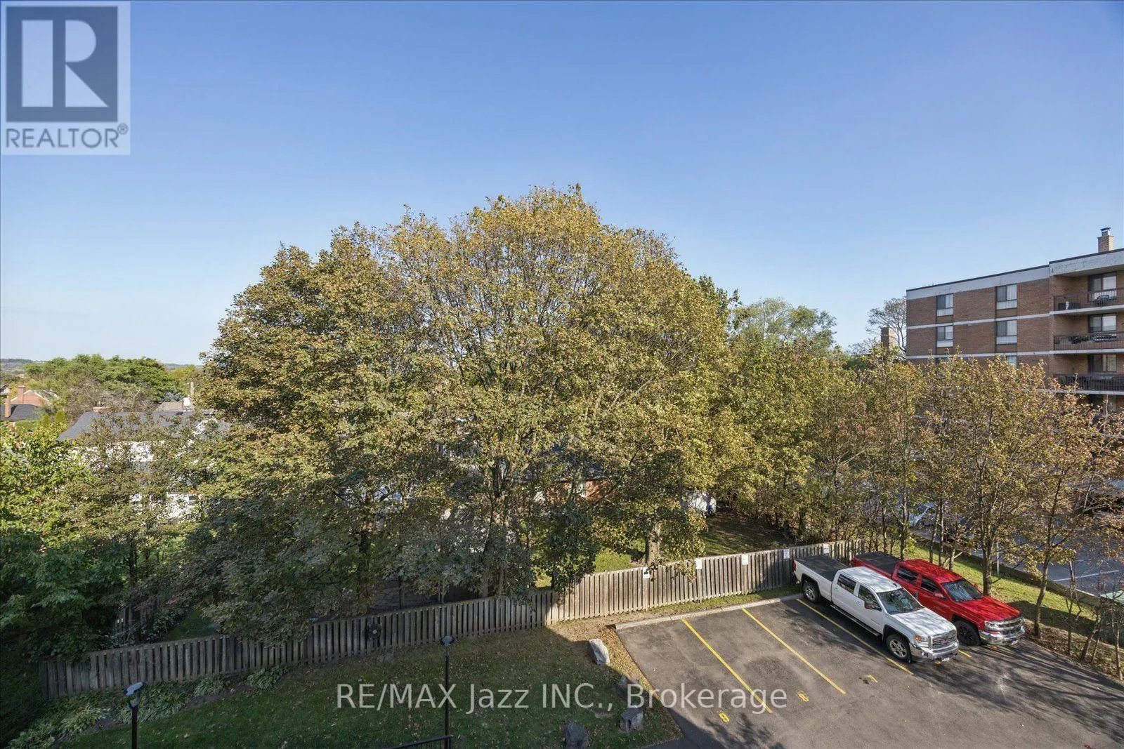 405 - 337 SIMCOE STREET N #405