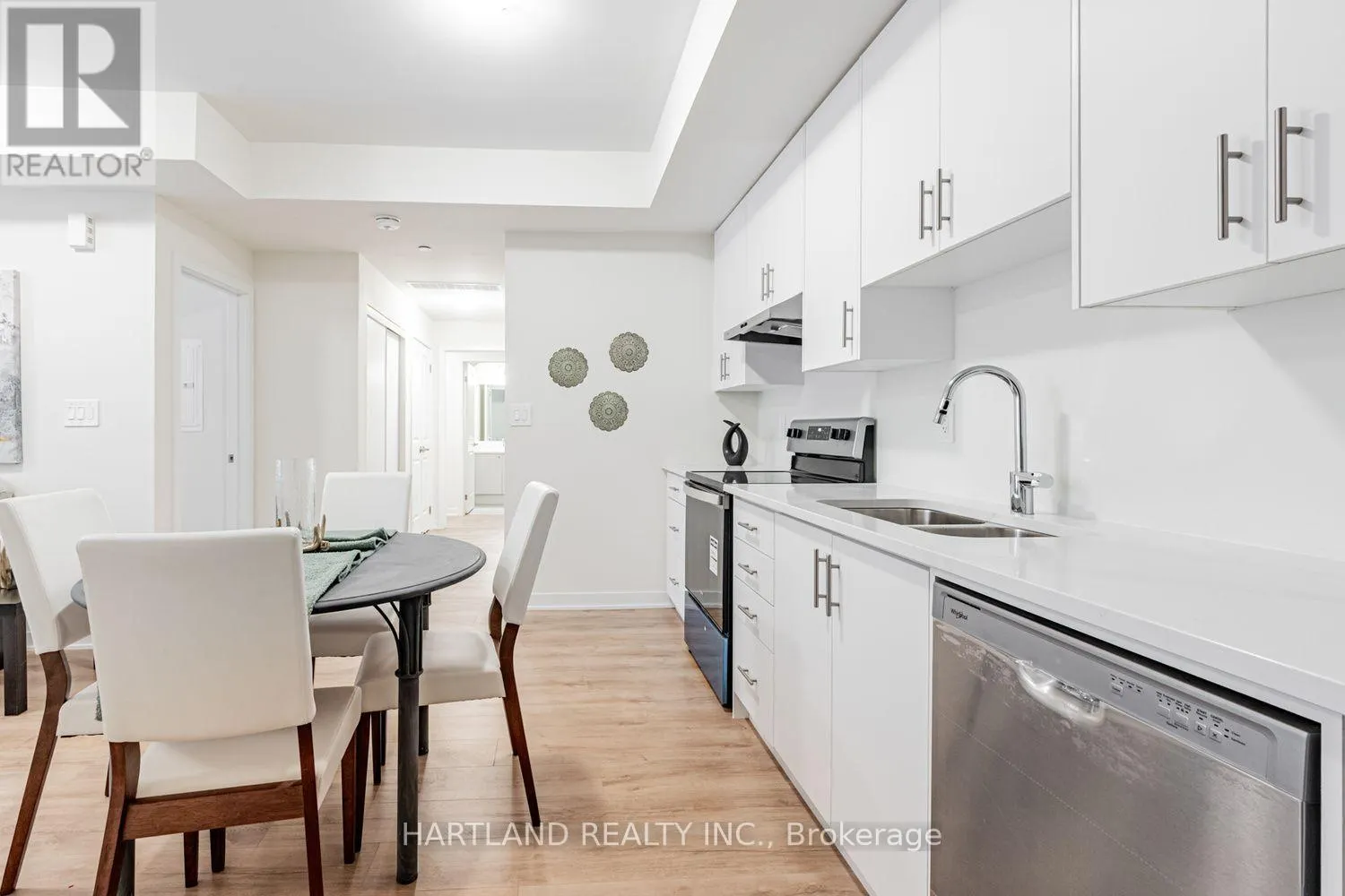 121 - 755 OMEGA DRIVE