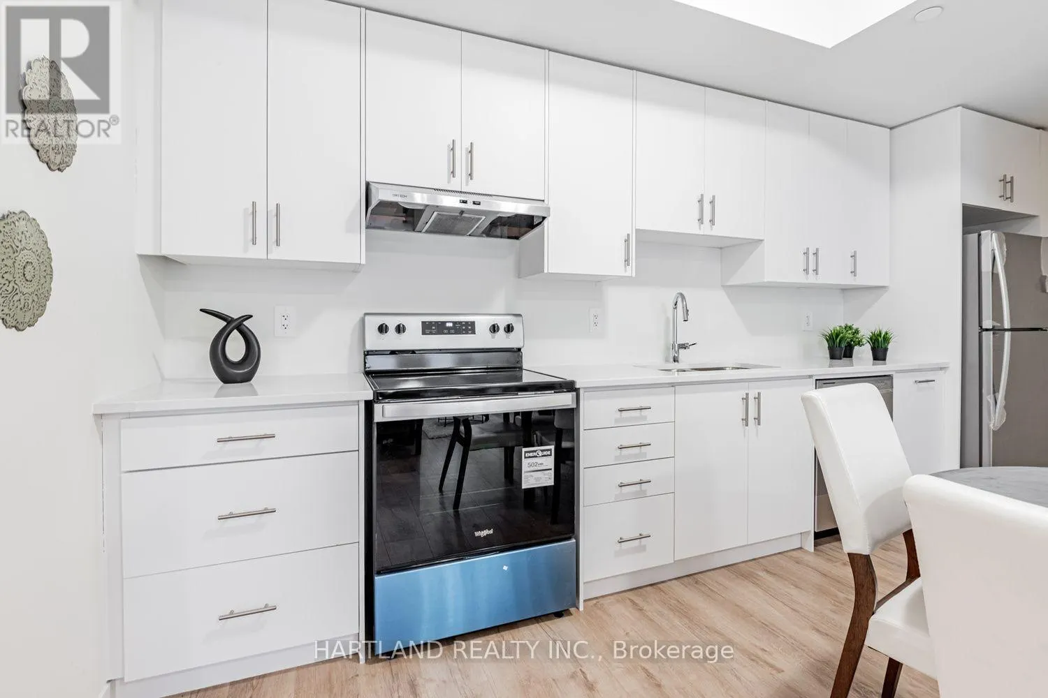 121 - 755 OMEGA DRIVE