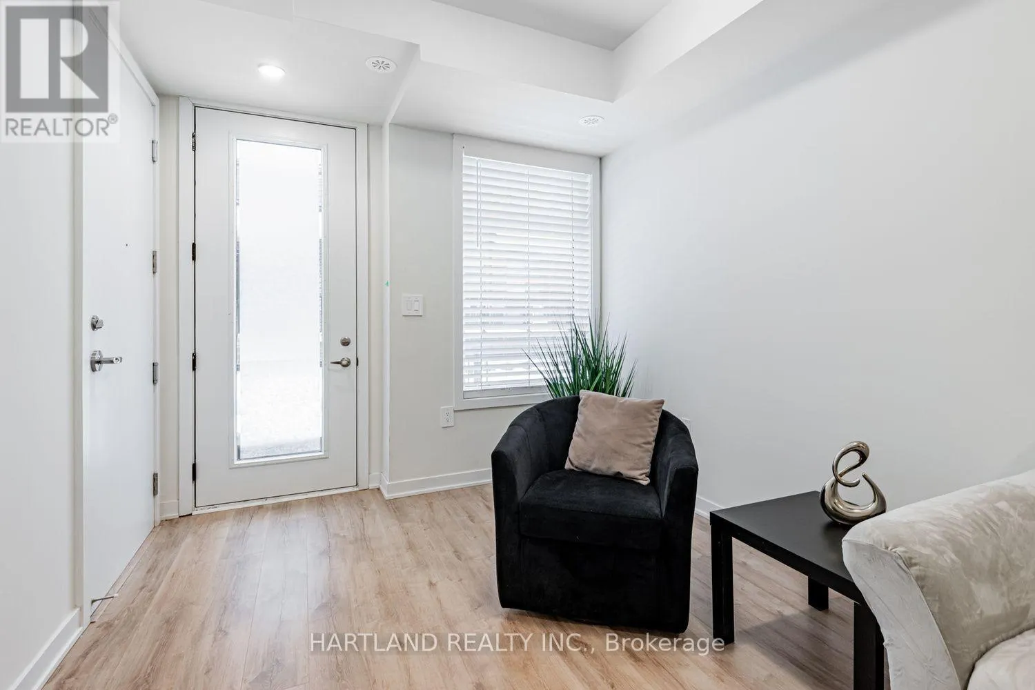121 - 755 OMEGA DRIVE