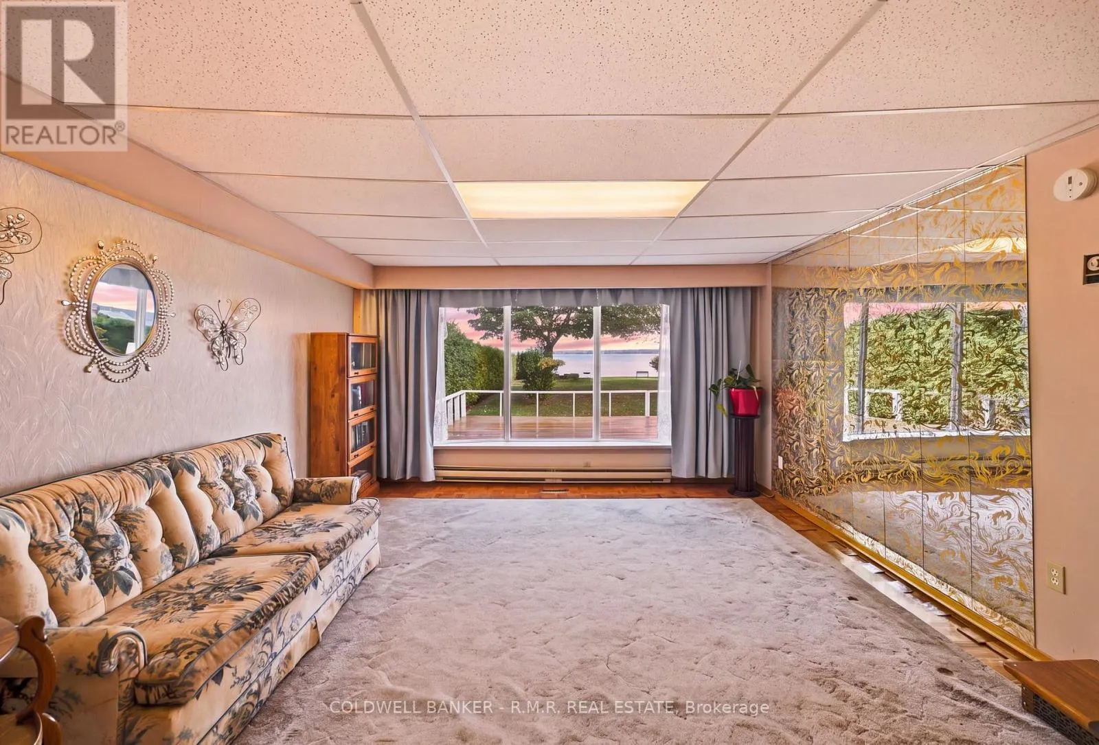 87 EDGEWOOD CRESCENT