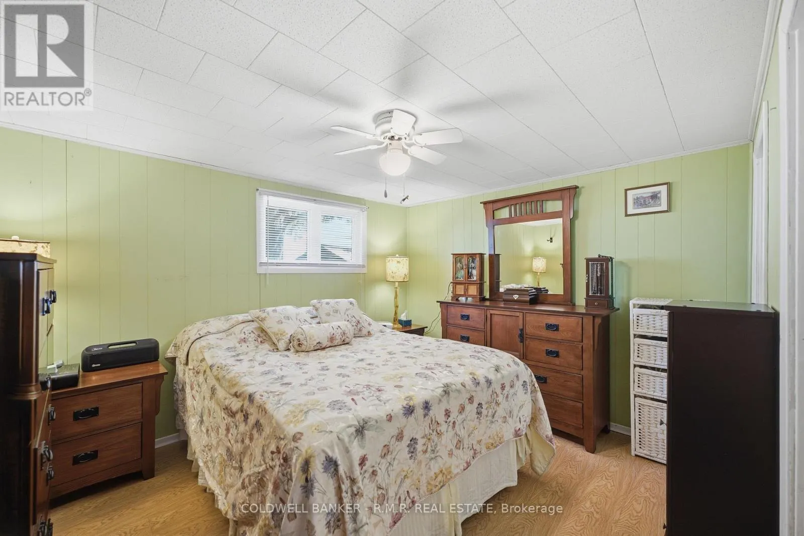 87 EDGEWOOD CRESCENT