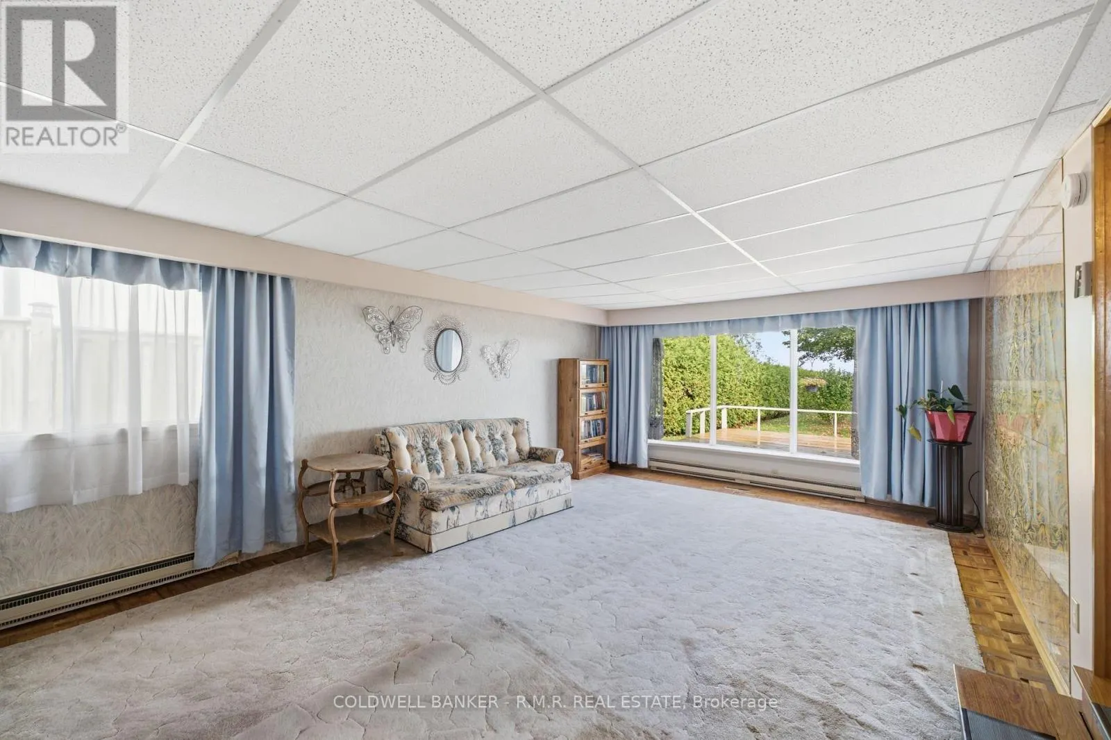 87 EDGEWOOD CRESCENT