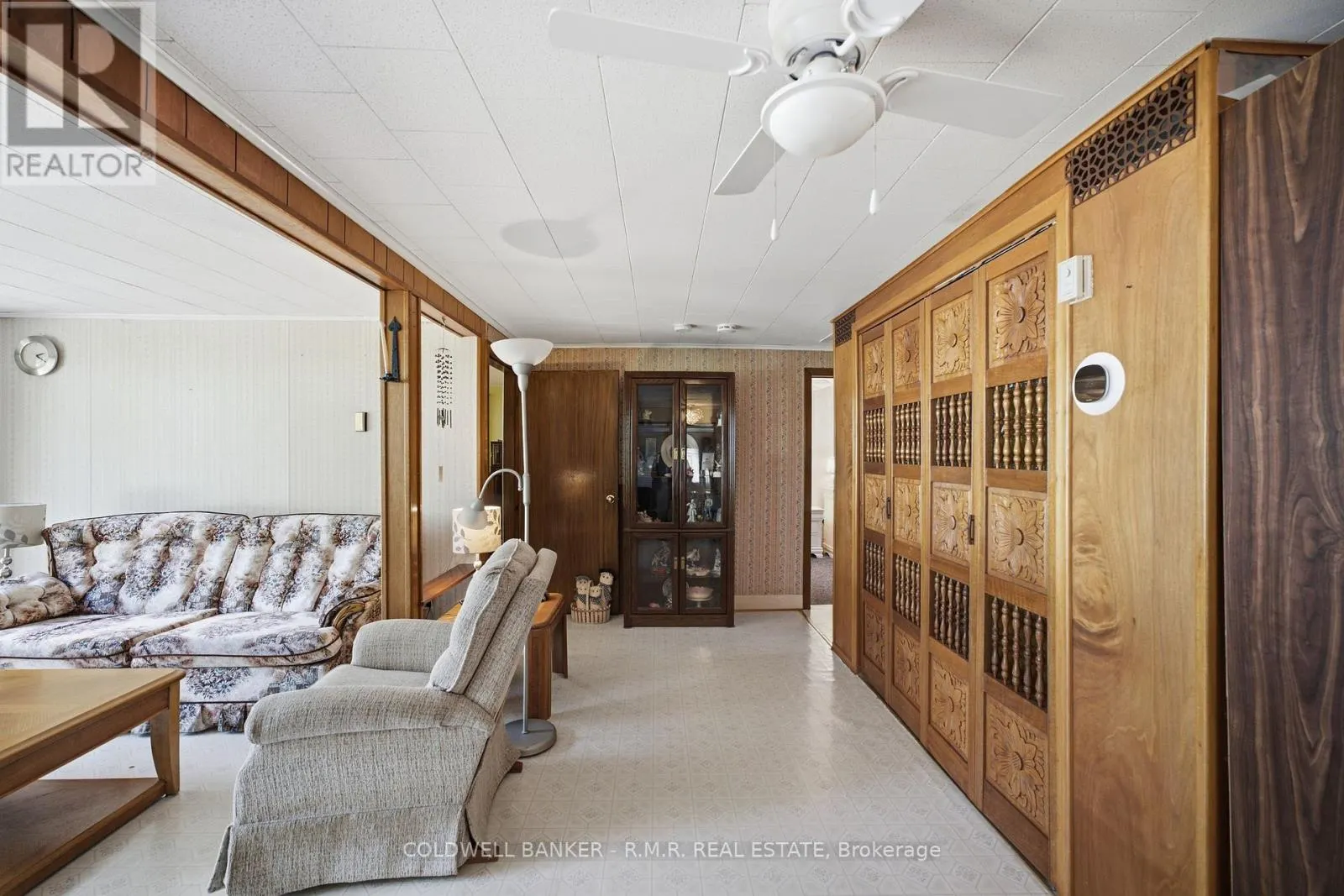 87 EDGEWOOD CRESCENT