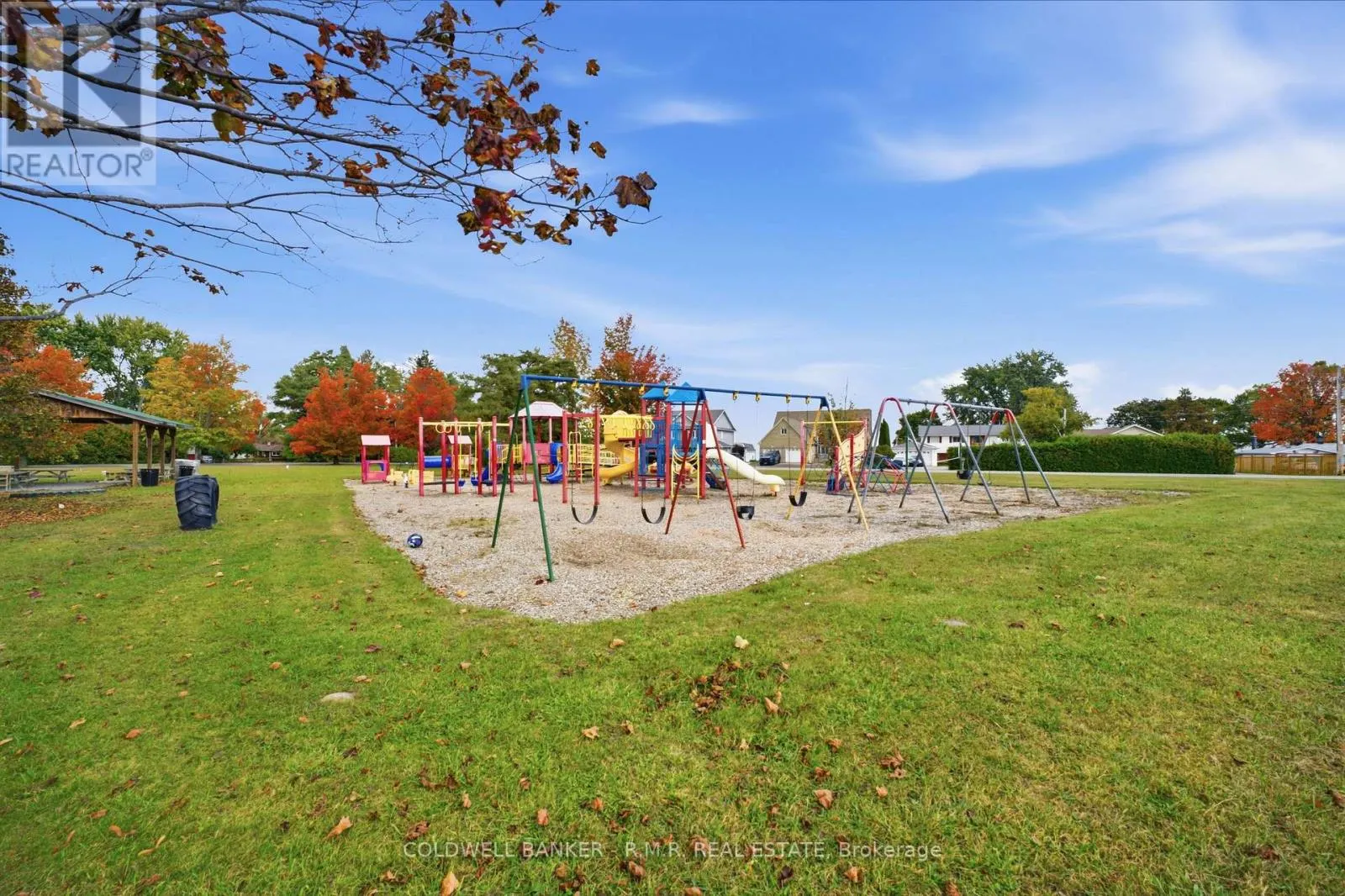 87 EDGEWOOD CRESCENT