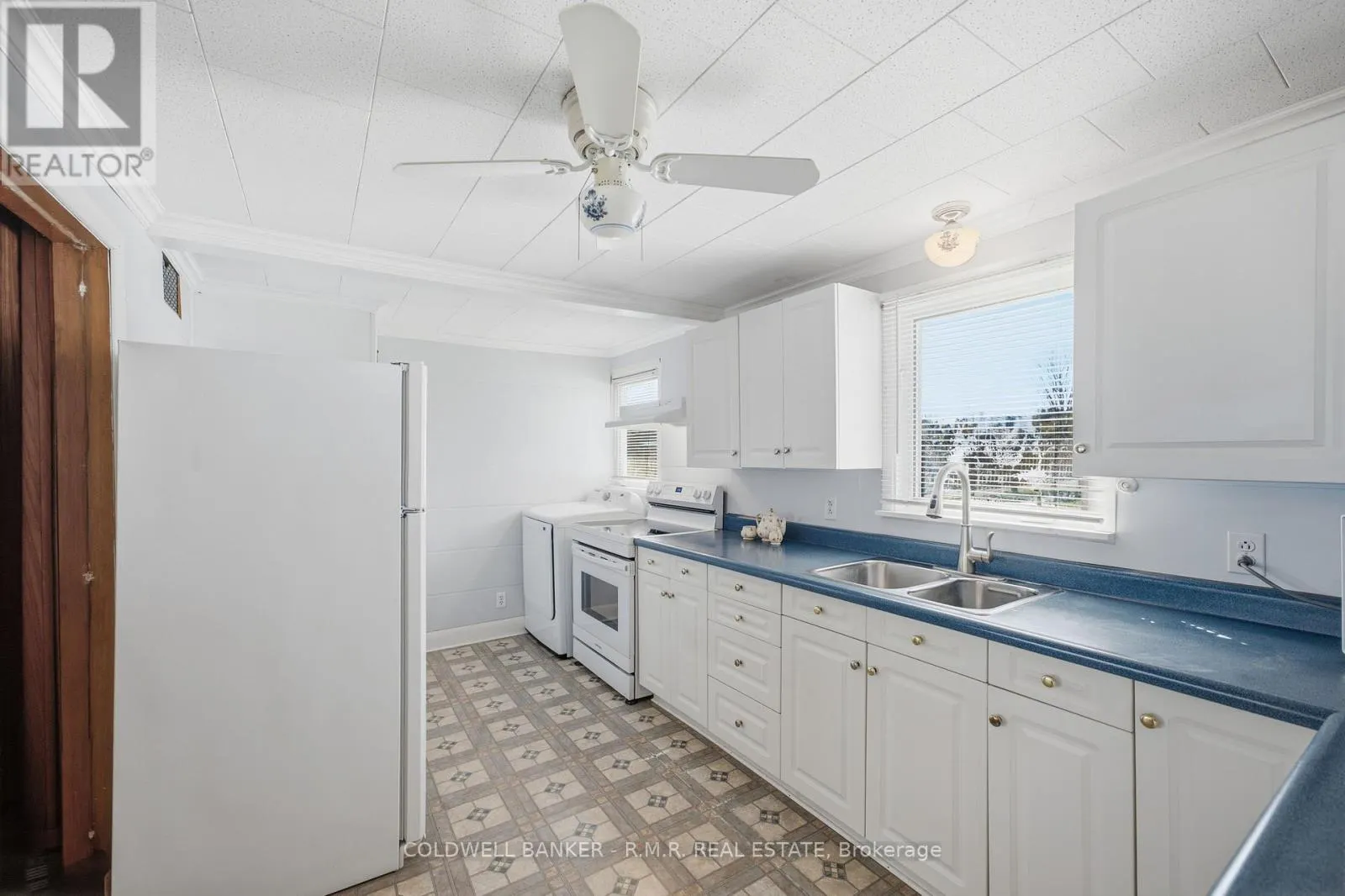 87 EDGEWOOD CRESCENT