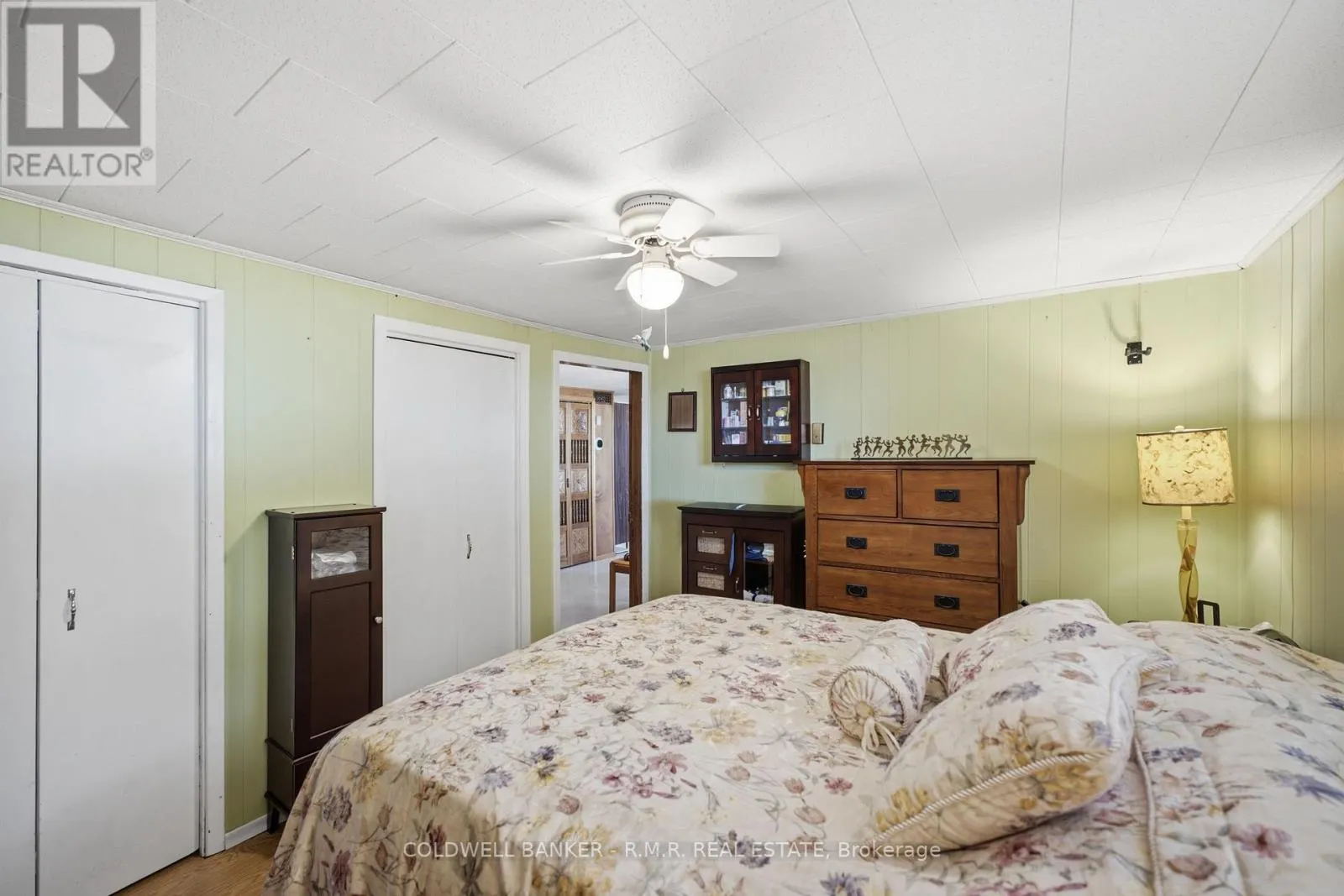 87 EDGEWOOD CRESCENT