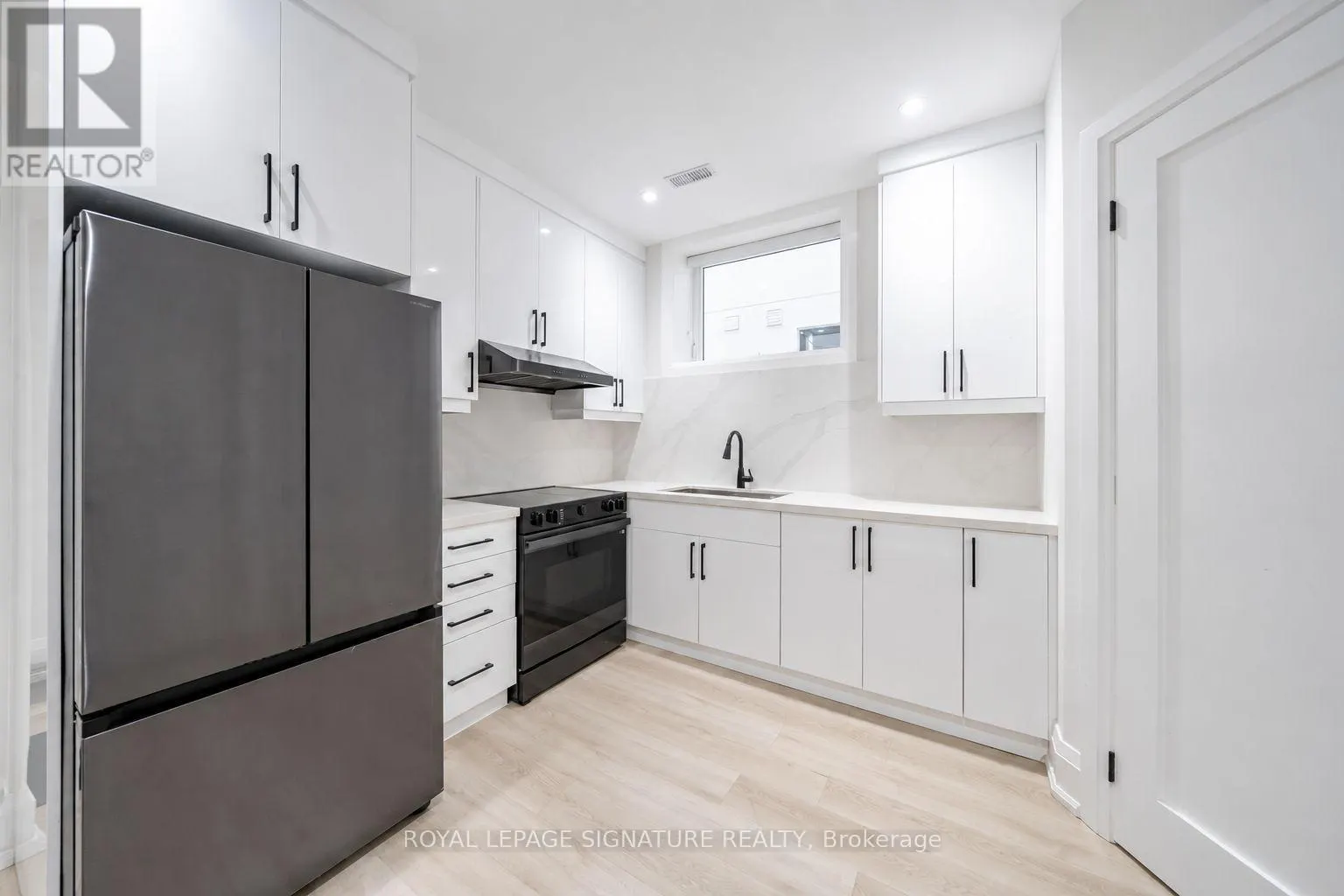 540B PHARMACY AVENUE