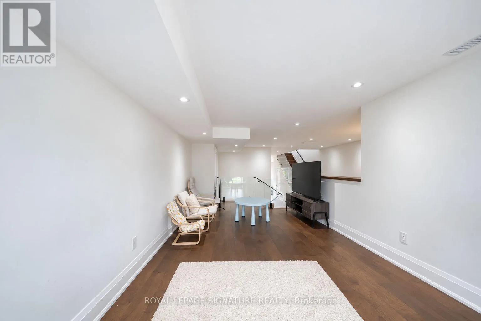 540B PHARMACY AVENUE
