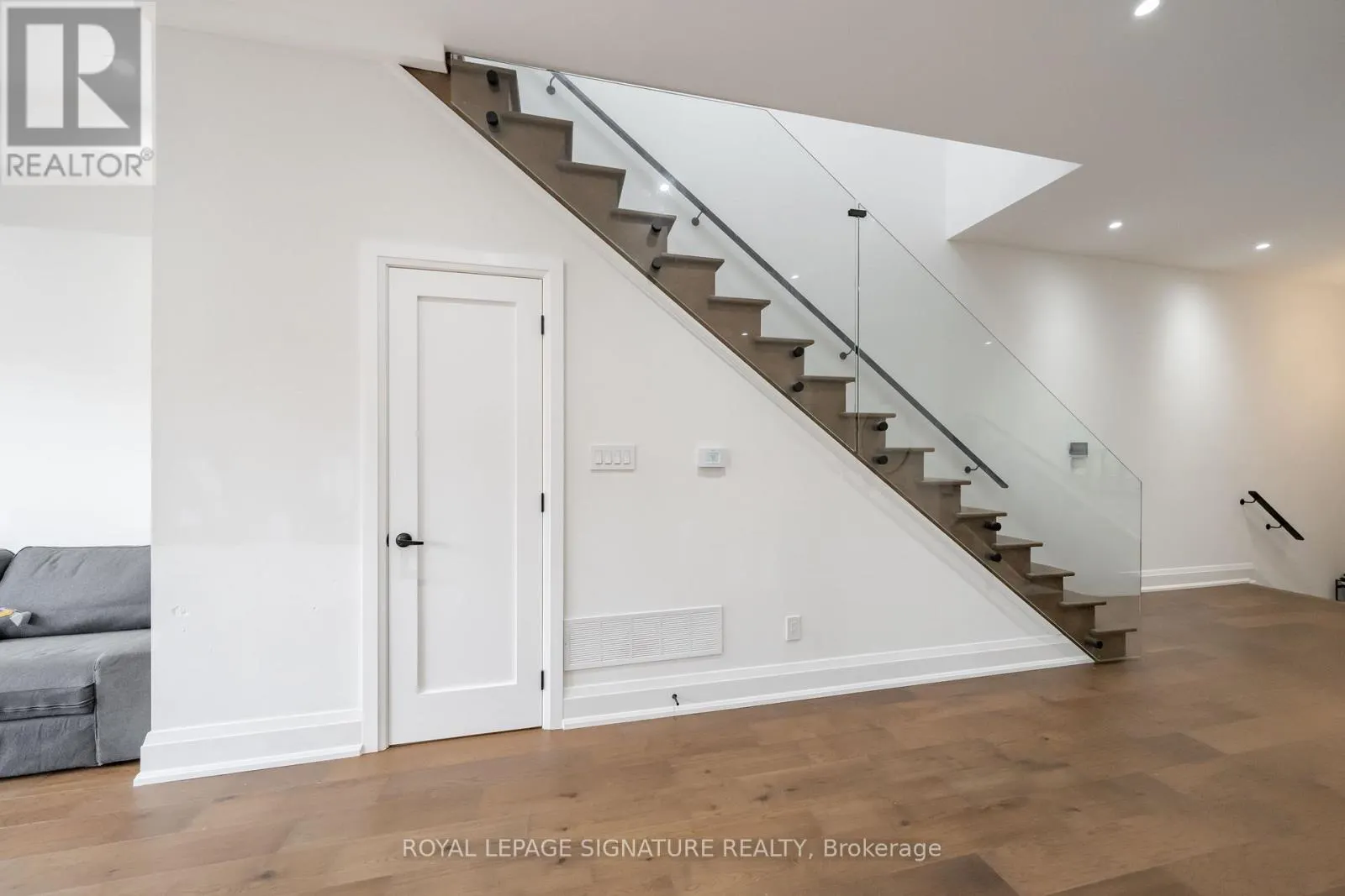 540B PHARMACY AVENUE