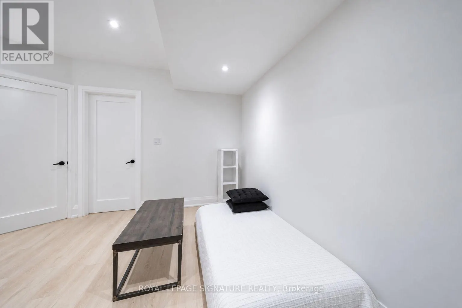540B PHARMACY AVENUE