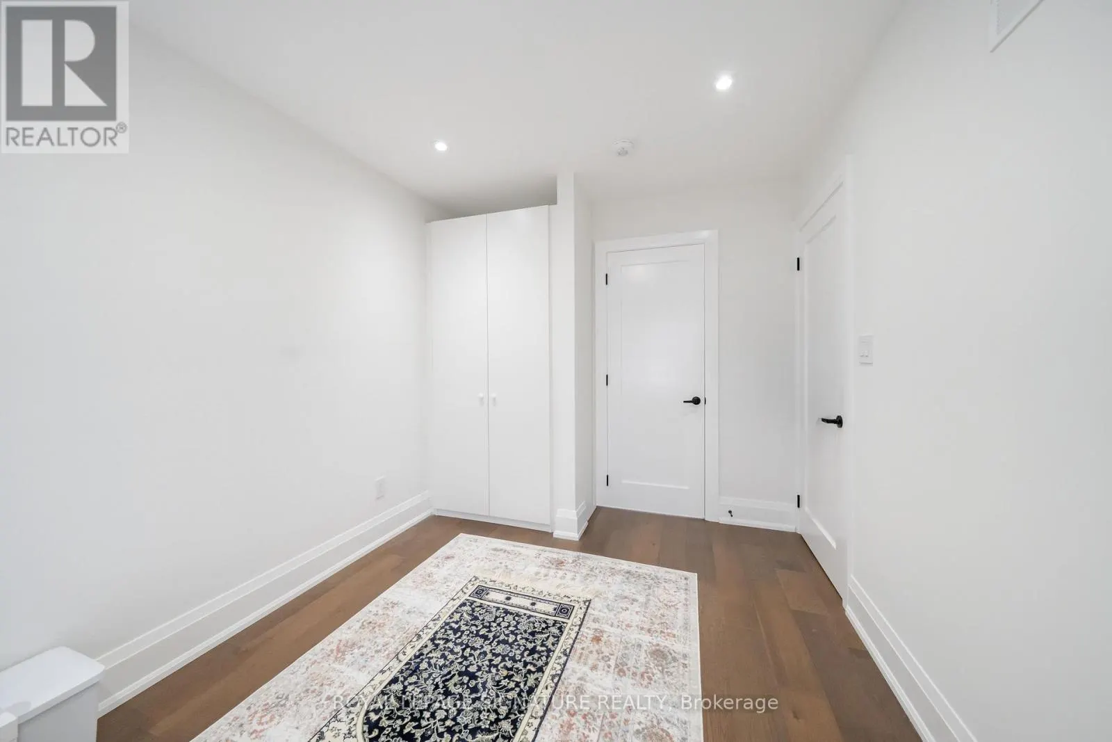 540B PHARMACY AVENUE