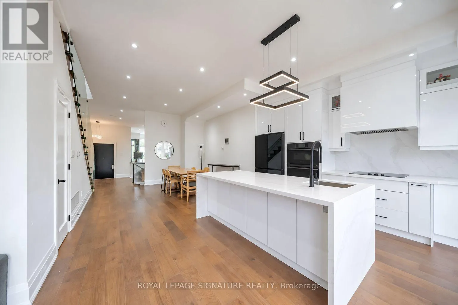 540B PHARMACY AVENUE