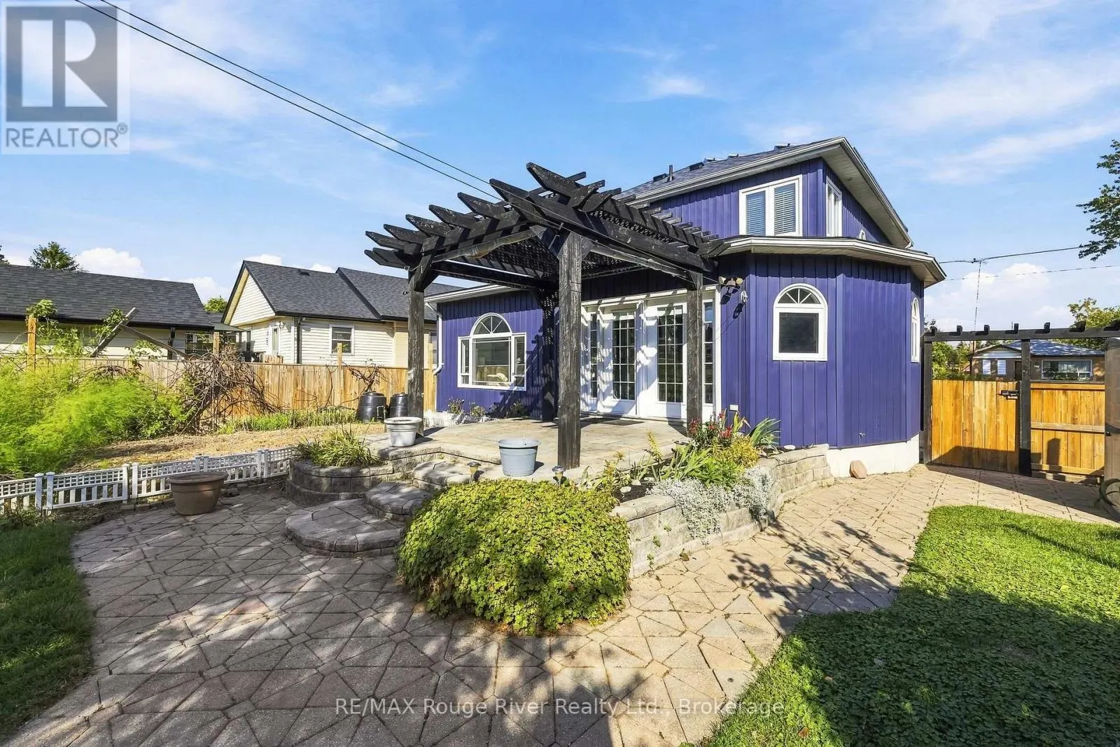 1116 GREEN STREET