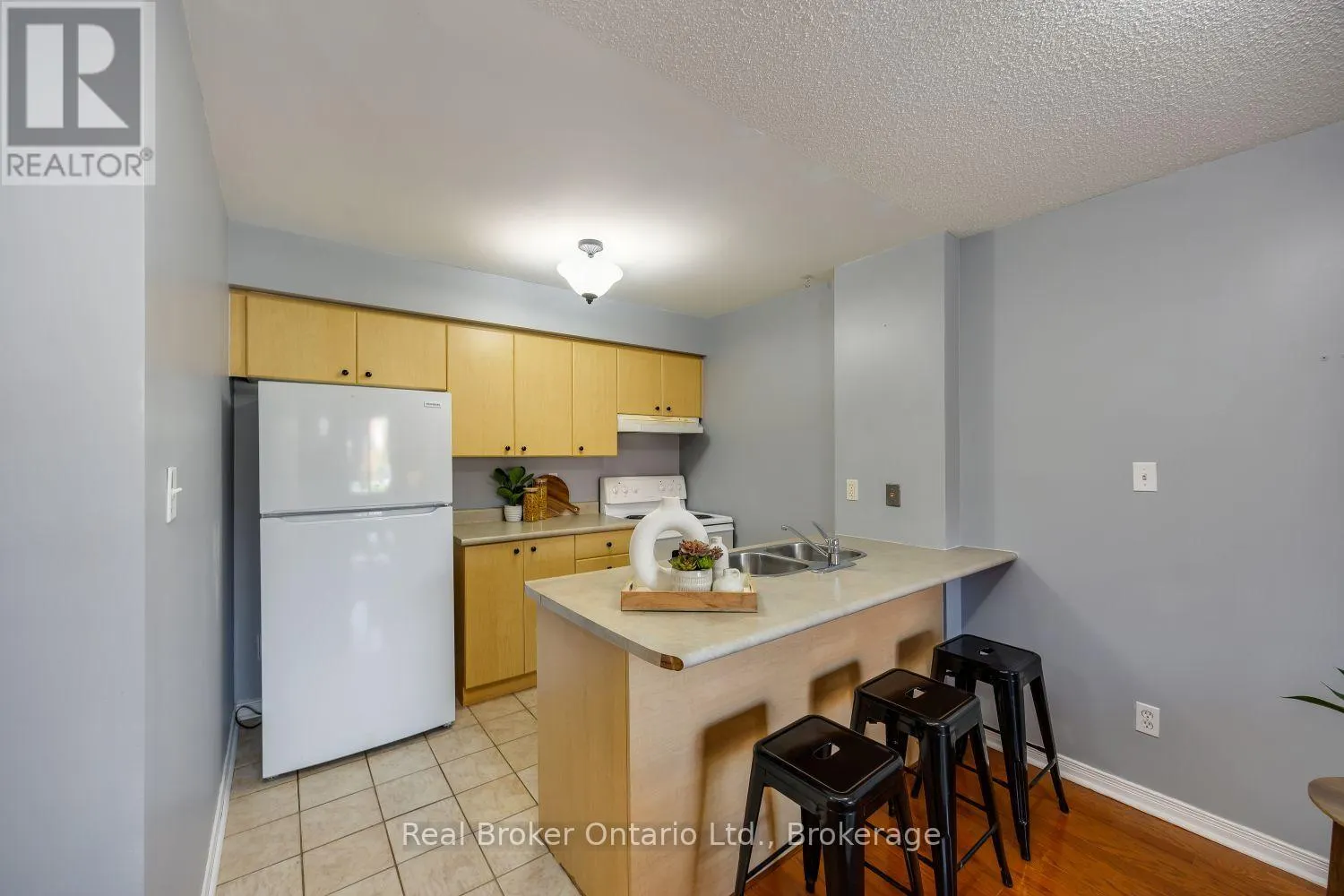 108 - 106 ASPEN SPRINGS DRIVE #108