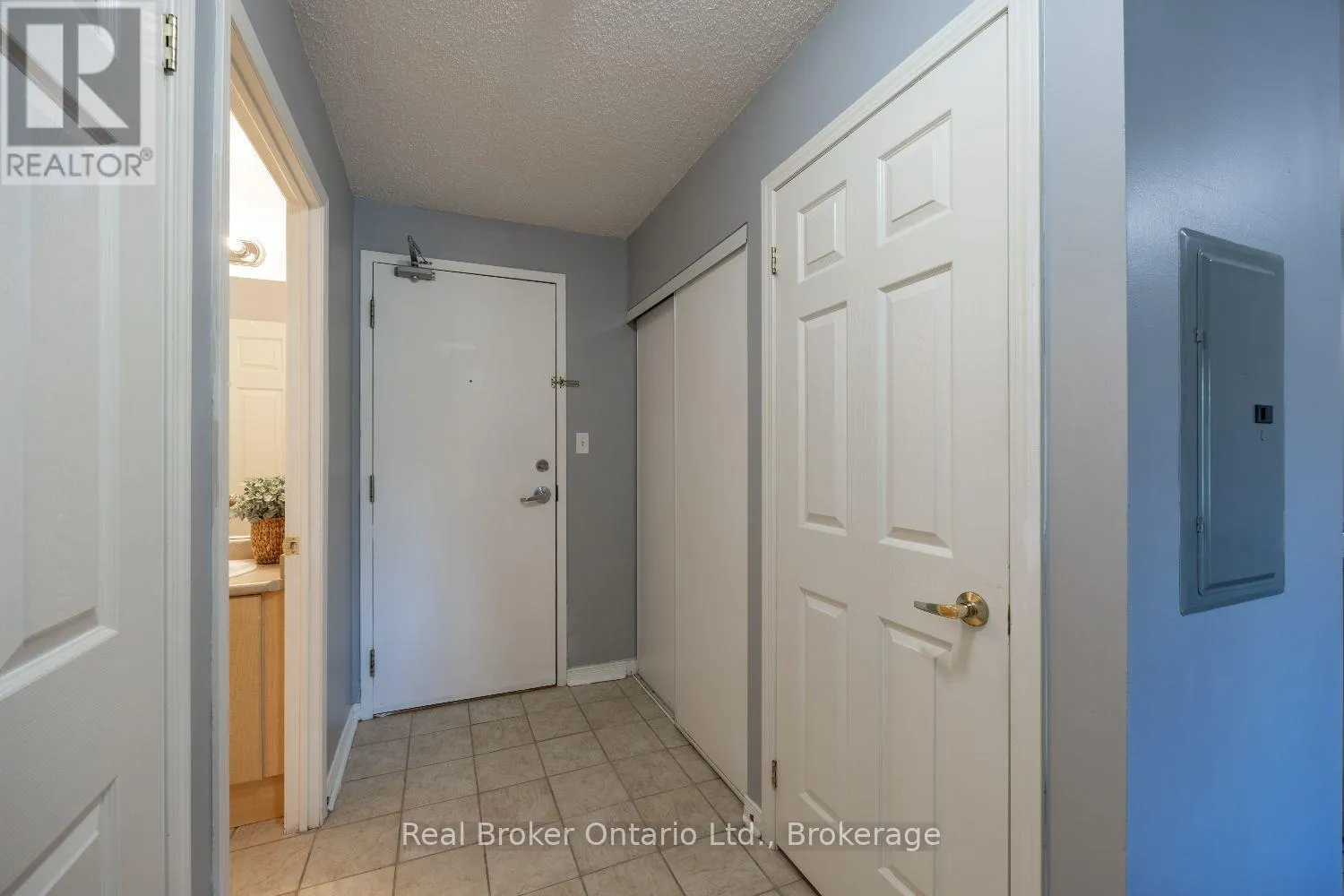 108 - 106 ASPEN SPRINGS DRIVE #108