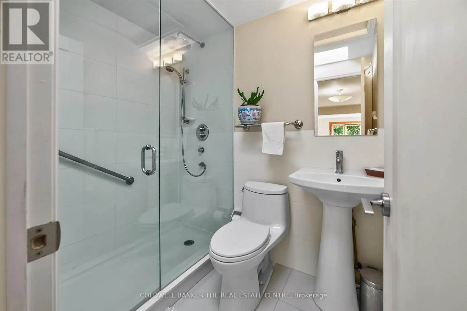 15 CRAIGLEE DRIVE