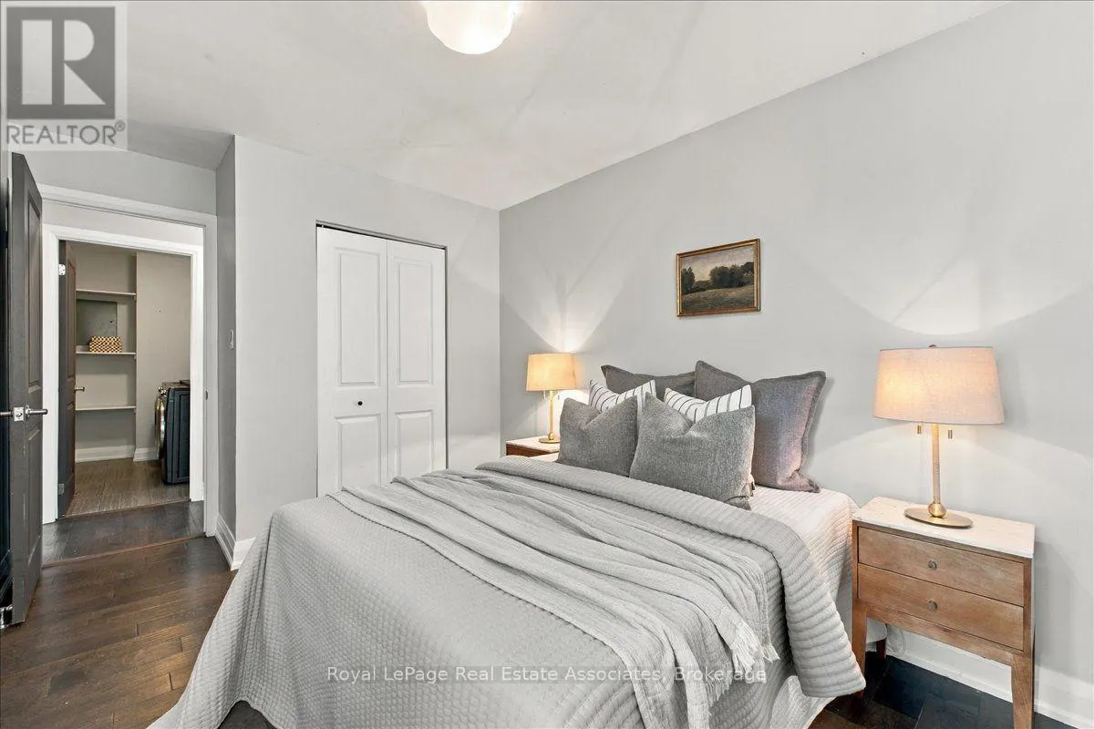 1-4 - 540 MARY STREET E