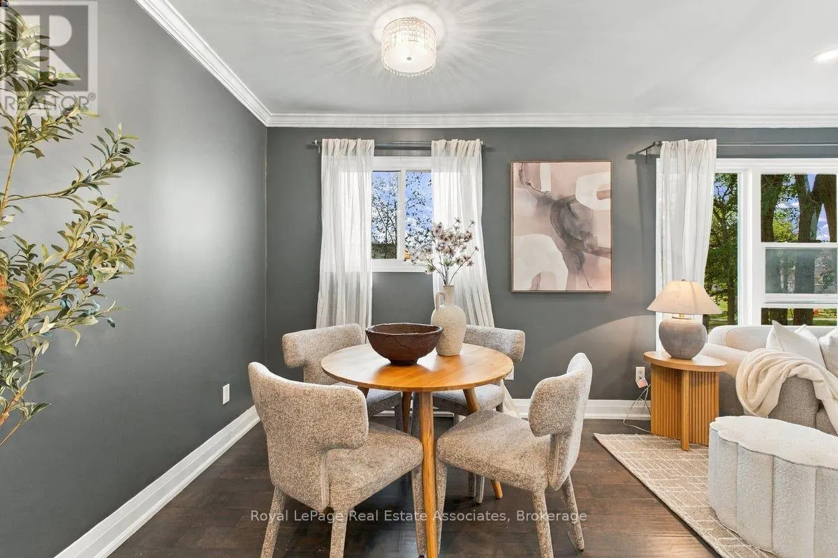 1-4 - 540 MARY STREET E