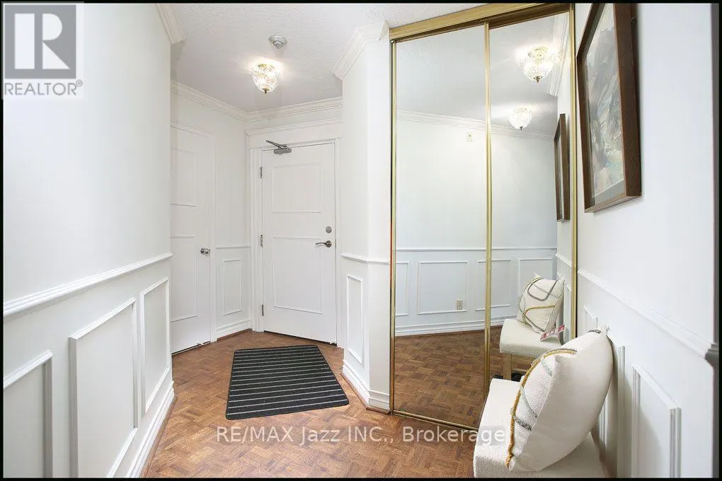 105 - 360 WATSON STREET W #105