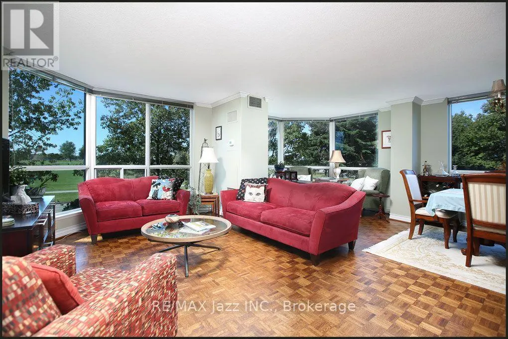 105 - 360 WATSON STREET W #105
