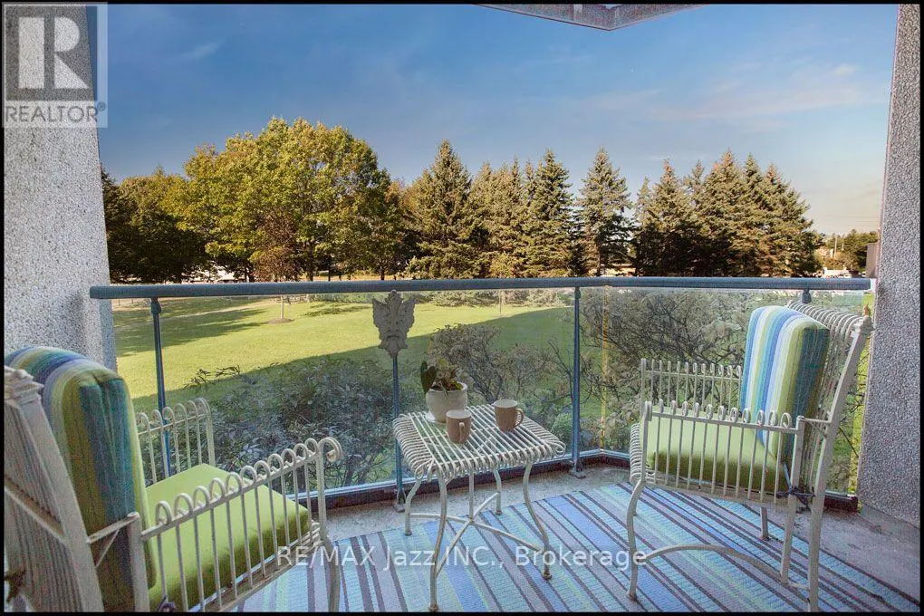105 - 360 WATSON STREET W #105