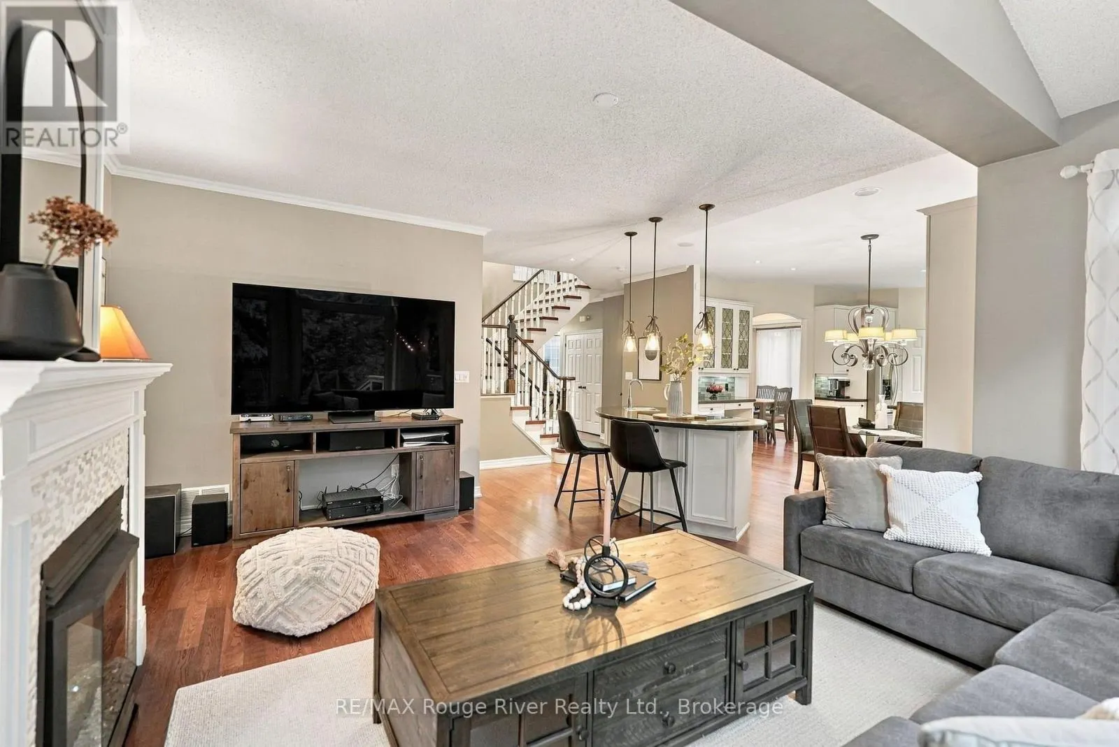 264 RYERSON CRESCENT
