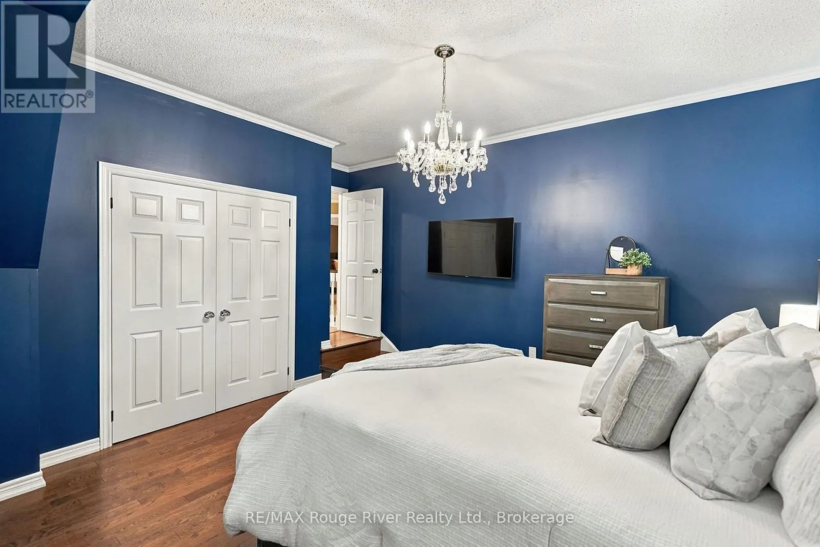 264 RYERSON CRESCENT