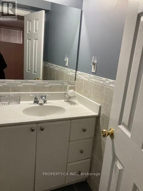 LOWER A - 2194 WILDWOOD CRESCENT E