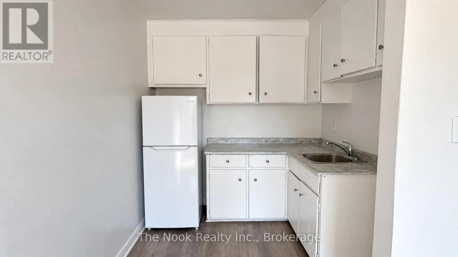 6 - 1201 CEDAR STREET #6