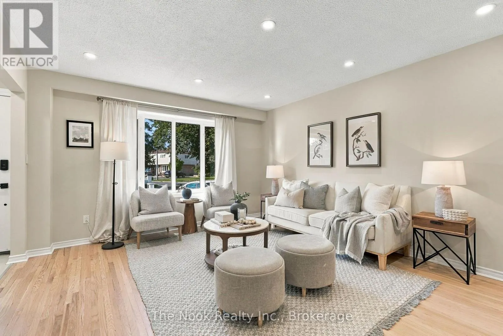 456 HARCOURT DRIVE