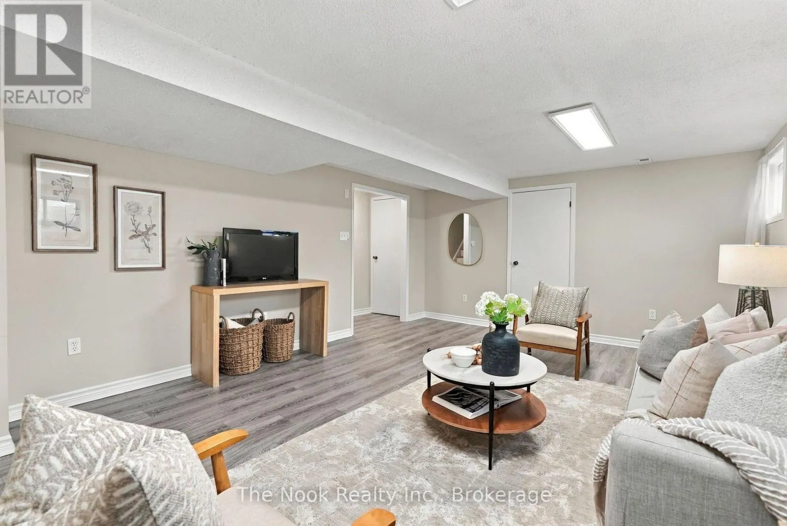 456 HARCOURT DRIVE